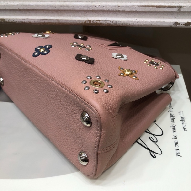 LV 限量铆钉capucines 手提斜挎包 17年-7