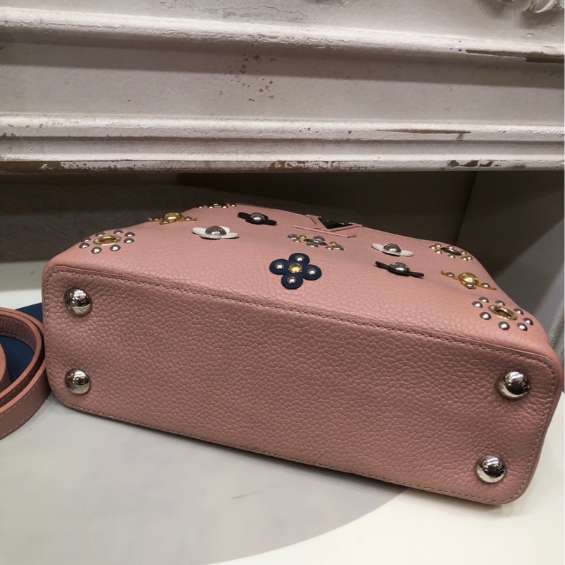 LV 限量铆钉capucines 手提斜挎包 17年-9