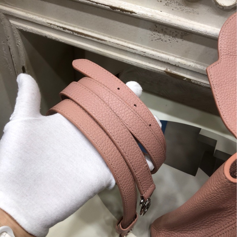 LV 限量铆钉capucines 手提斜挎包 17年-15