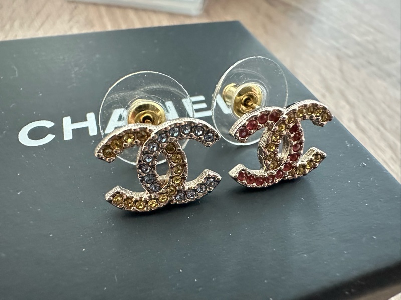 全新 Chanel 雙C經典耳環 耳釘 彩鑽藍黃粉不對稱-9