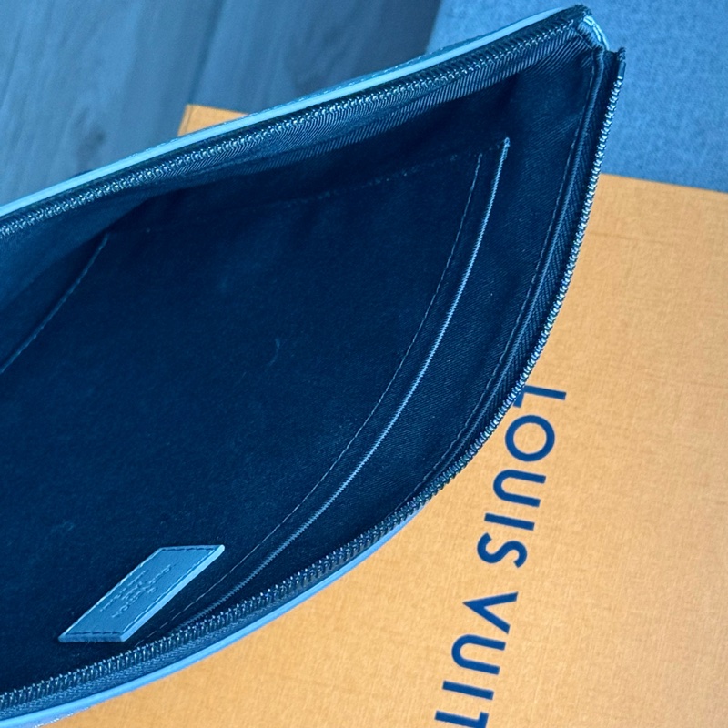 Louis Vuitton 灰色壓紋Pochette Discovery-4