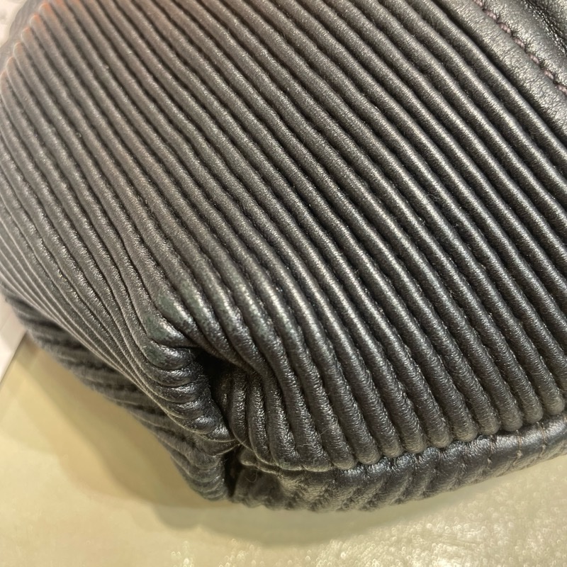 Miu Miu Clutch Bag-15