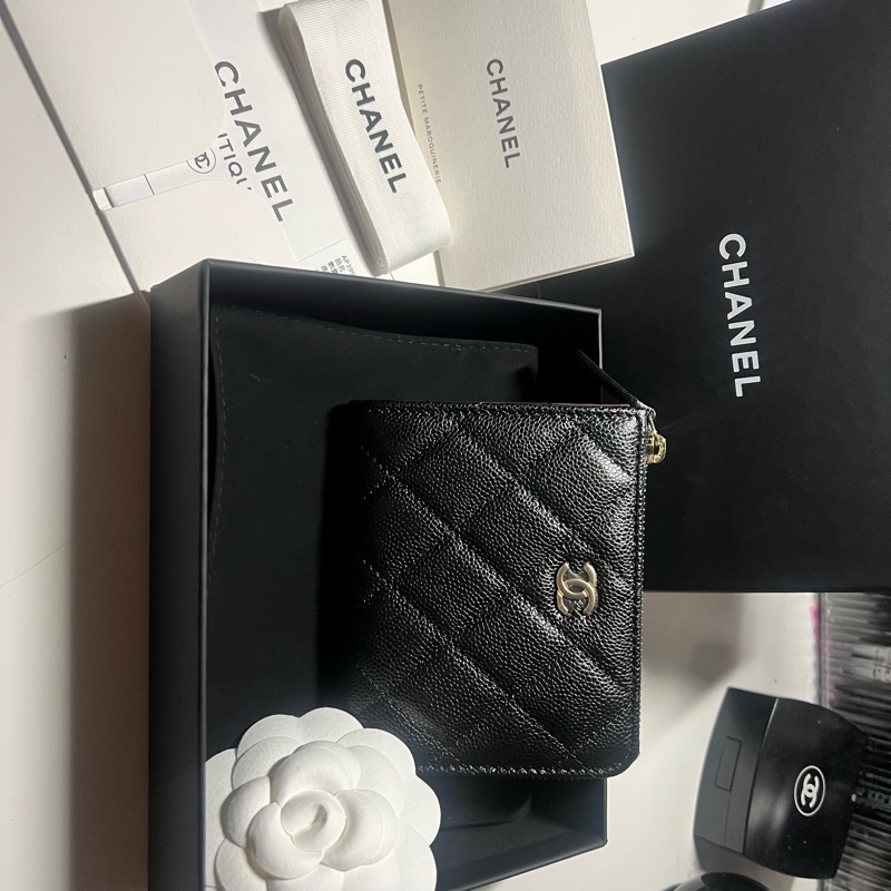 全新品 Chanel 黑色荔枝牛皮新款L型拉鏈短夾-14