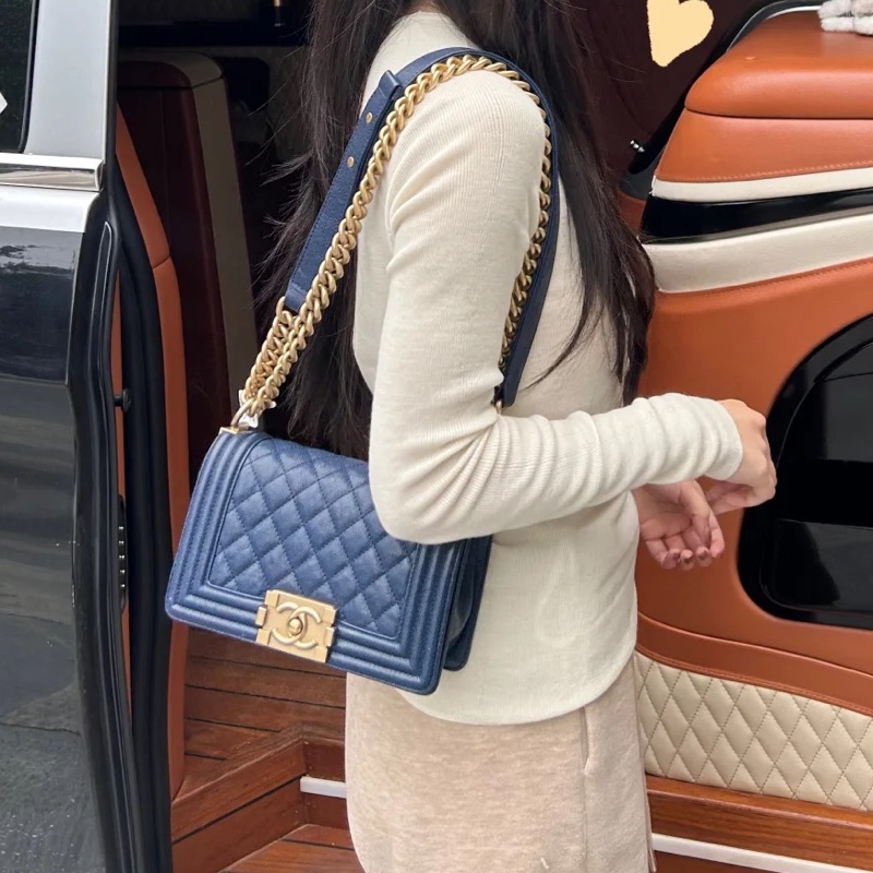 Chanel 香奈兒 海軍藍金扣羊皮 leboy小號💙-0
