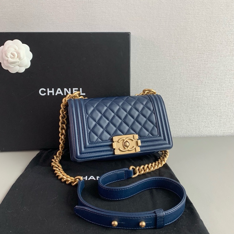 Chanel 香奈兒 海軍藍金扣羊皮 leboy小號💙-1