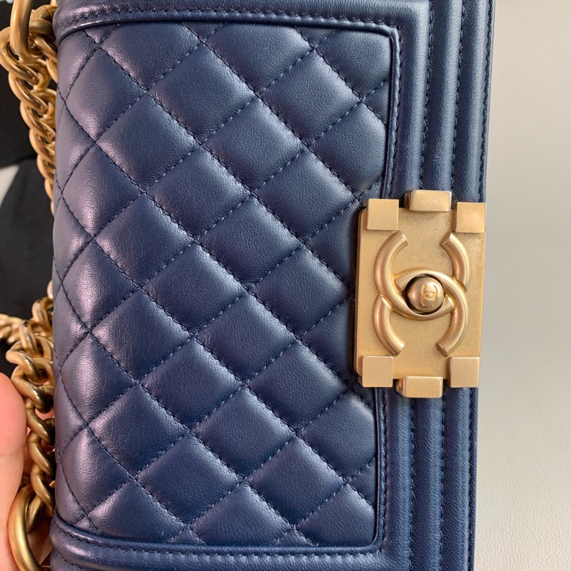 Chanel 香奈兒 海軍藍金扣羊皮 leboy小號💙-7