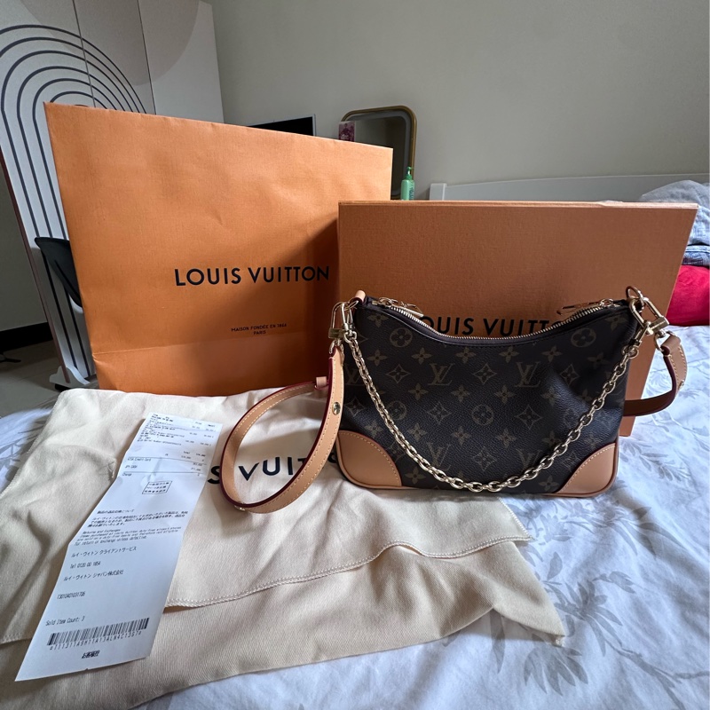 LV全新牛角包M45832-0