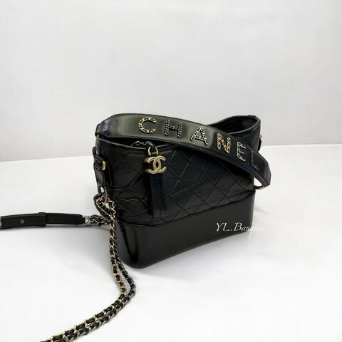 CHANEL 黑色牛皮手把款流浪包AS1582