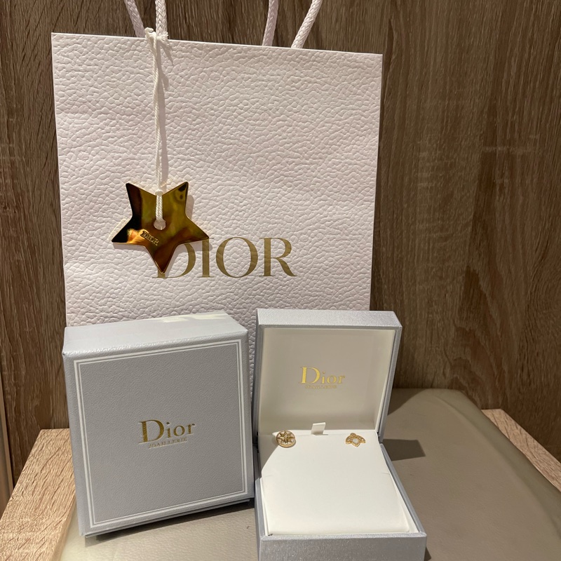 全新Dior 珍珠貝+珍鑽耳環一對-1
