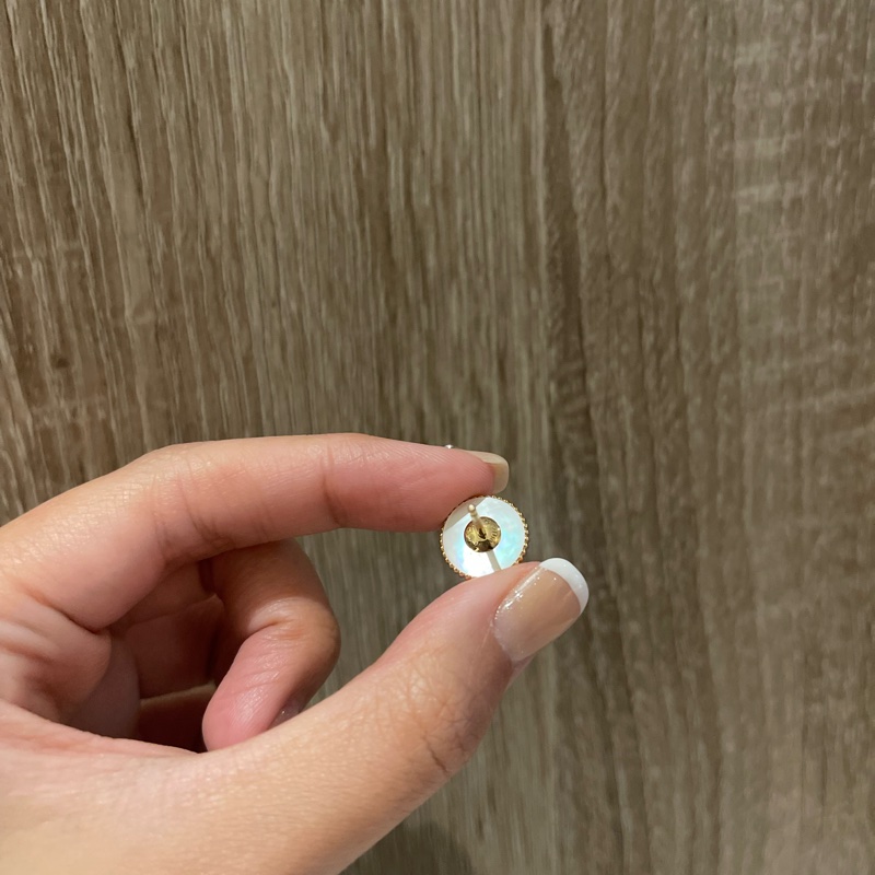 全新Dior 珍珠貝+珍鑽耳環一對-7