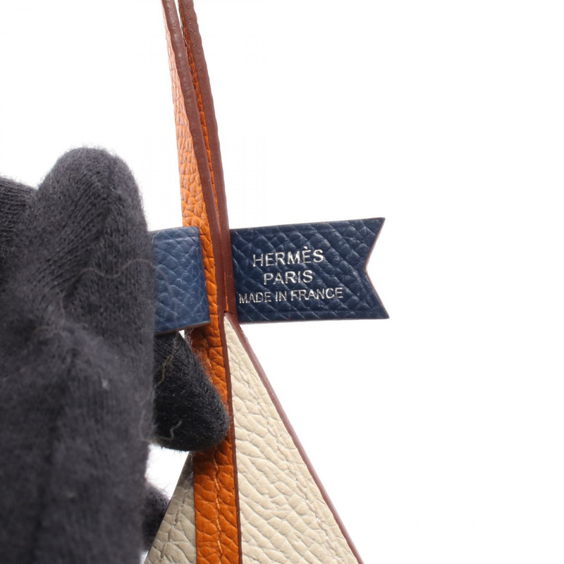 HERMES Sail 24 charm Epsom Barenia 皮革米黃色藍色二手女款 W-2