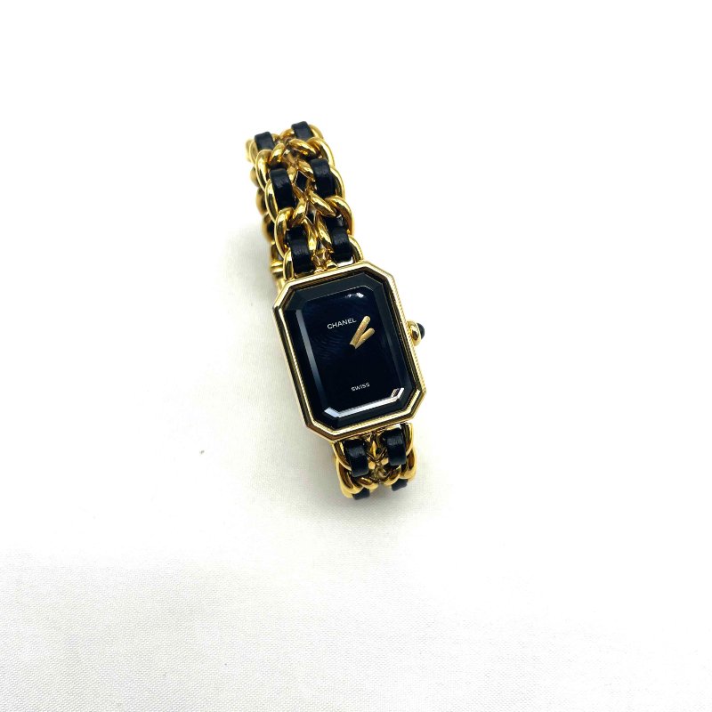 CHANEL 黑金皮穿首映石英錶S-0