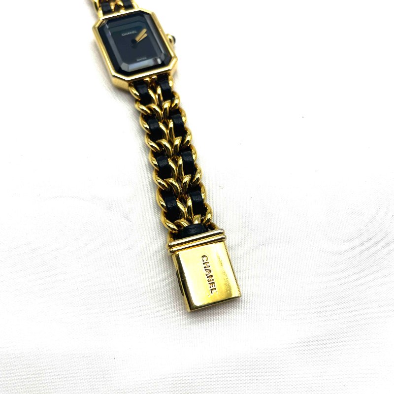 CHANEL 黑金皮穿首映石英錶S-4
