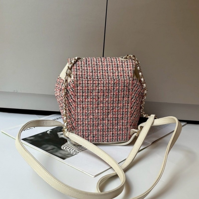Chanel 淡金鍊白皮革邊粉色毛呢布小號後背包-1