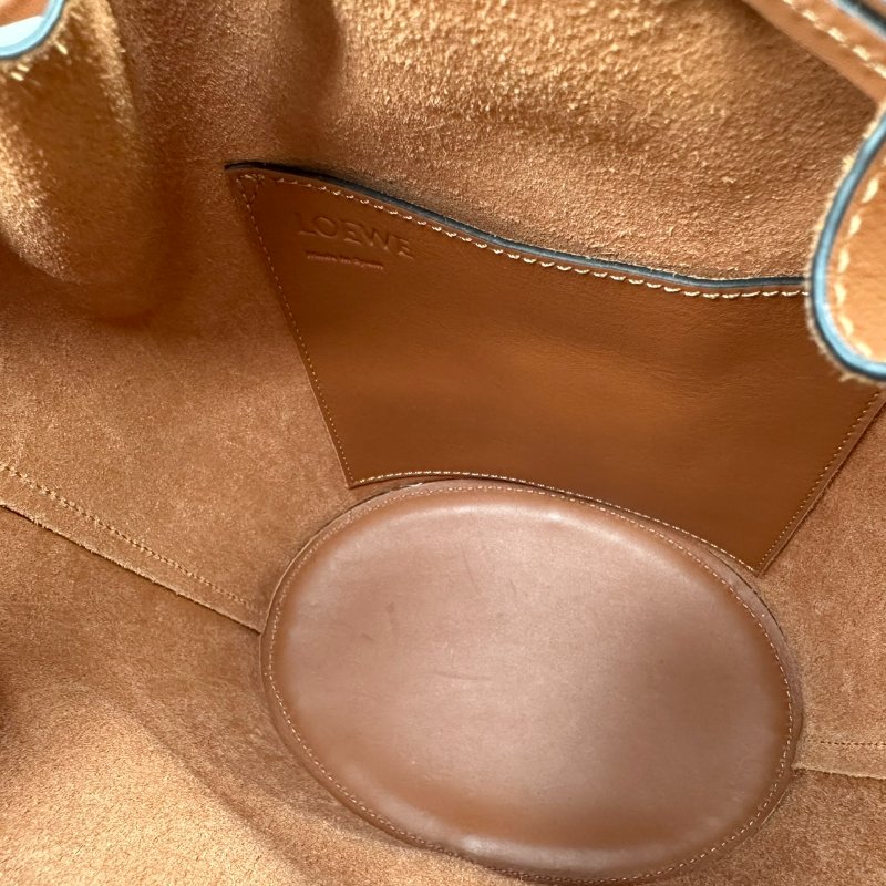 LOEWE Balloon棕色牛皮水桶包-7