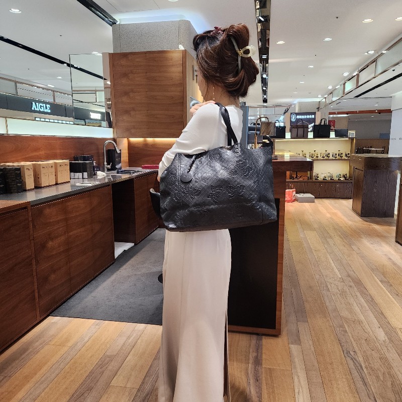 Bottega Veneta牛皮印花托特包-7