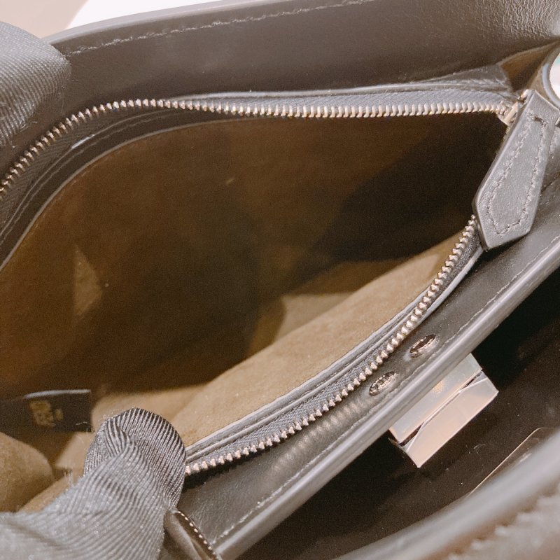 TW4473  Fendi 芬迪 經典logo 斜挎包Peekaboo ISeeu XCross Fabric Bag Black/Brown-11