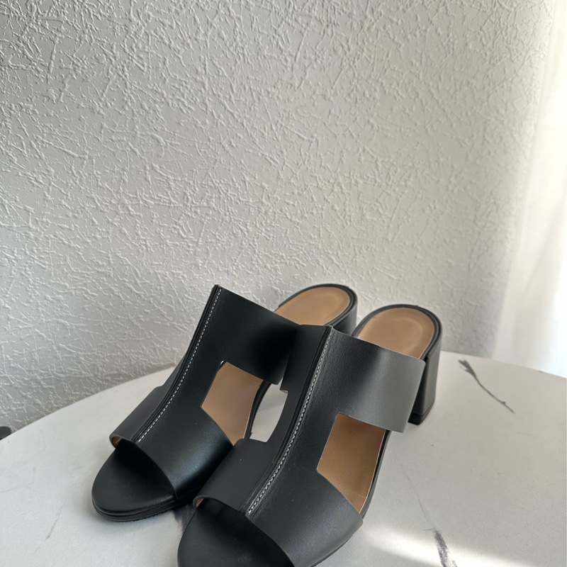 Hermes h黑色跟鞋 美到包色還貼底-1