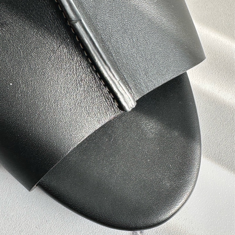 Hermes h黑色跟鞋 美到包色還貼底-4