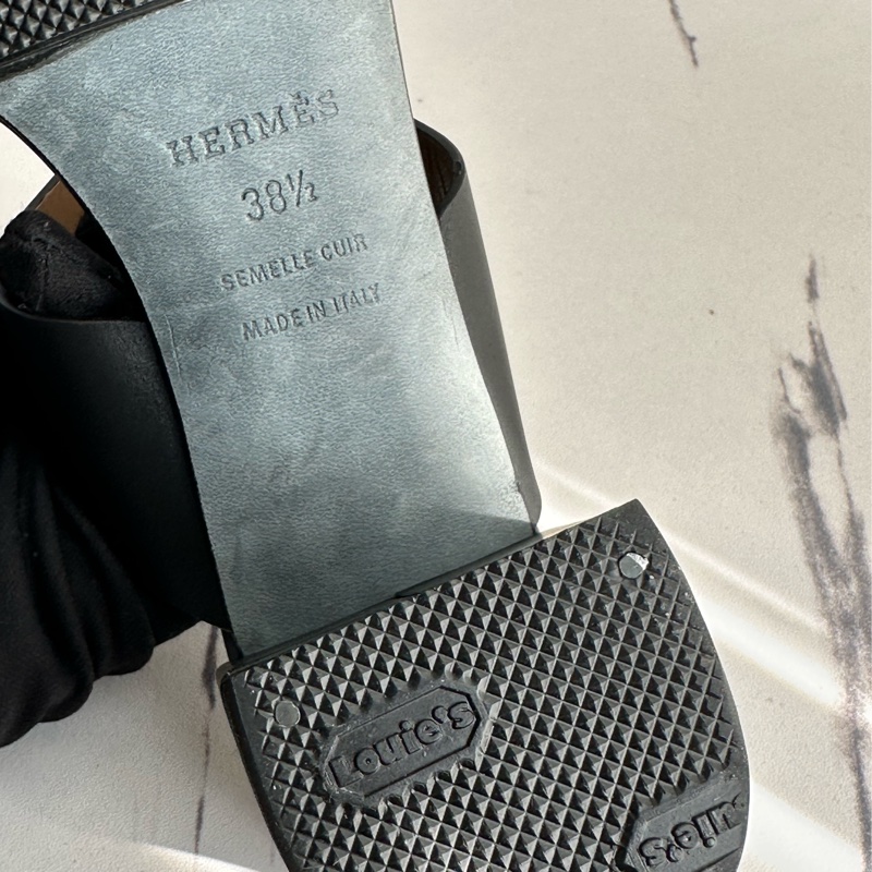 Hermes h黑色跟鞋 美到包色還貼底-5