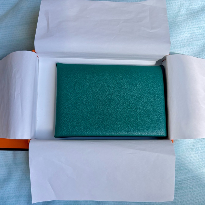 ［全新商品］Hermes Calvi 卡片包 Z6孔雀綠拼3P馬卡龍藍-0