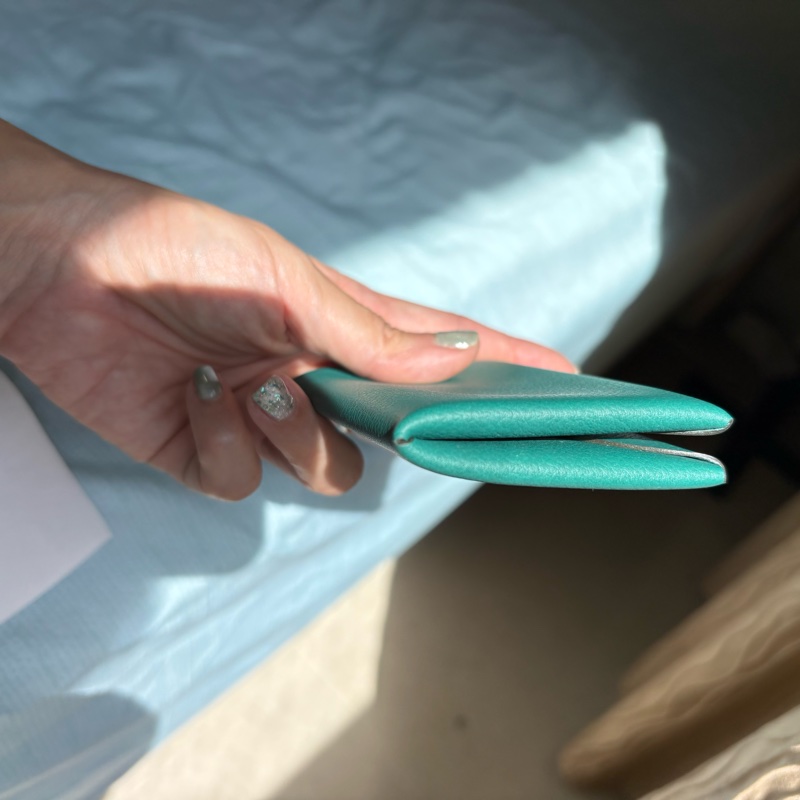 ［全新商品］Hermes Calvi 卡片包 Z6孔雀綠拼3P馬卡龍藍-3