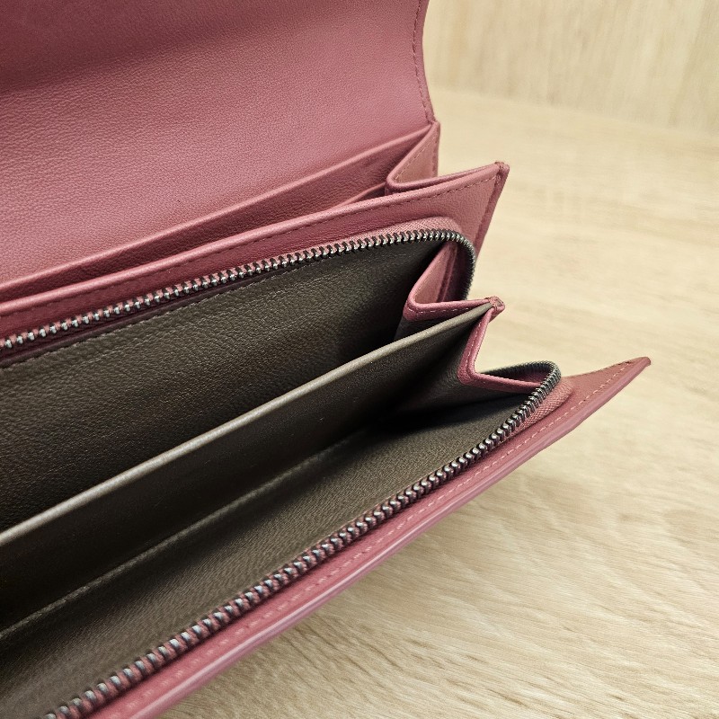 [絕版品回饋出清😊] BV 玫瑰粉小編織羊皮霧黑釦長夾-9