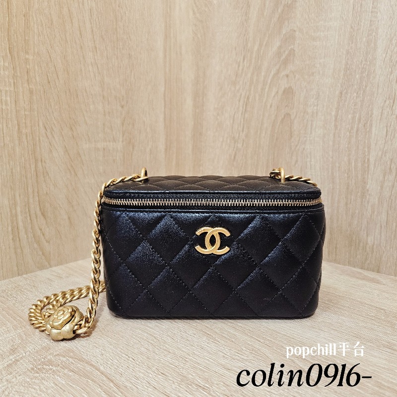 [品況優美品❣️]Chanel 黑羊皮菱格霧金釦山茶花金球化妝箱斜背包-0