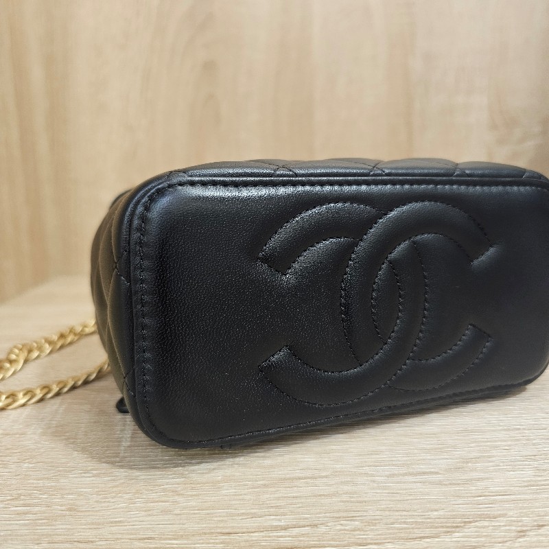 [品況優美品❣️]Chanel 黑羊皮菱格霧金釦山茶花金球化妝箱斜背包-4