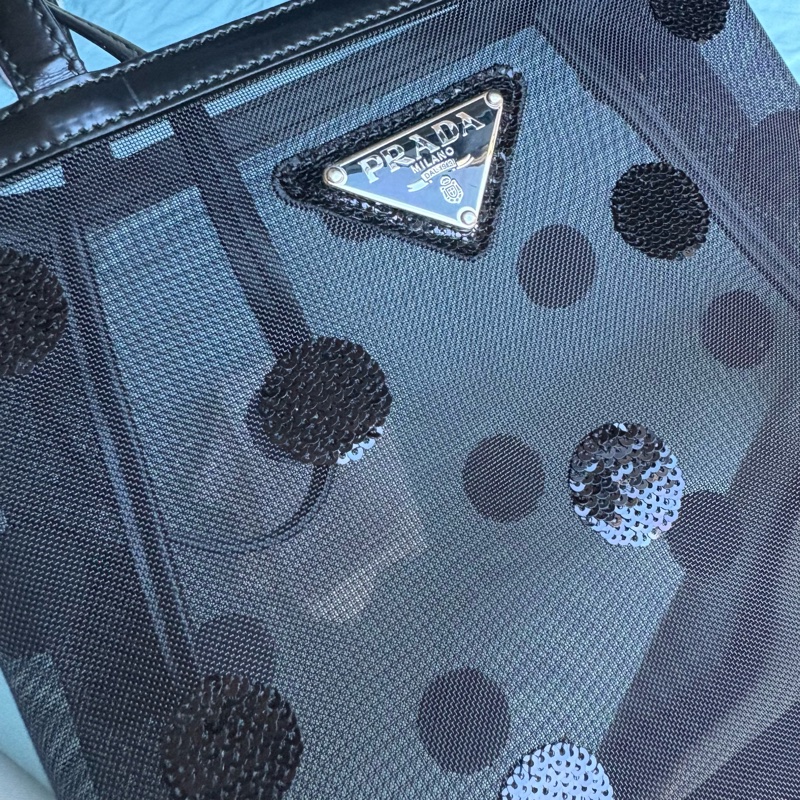 Prada 波點亮片 黑色網紗托特包-3