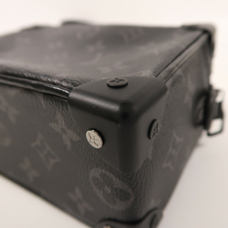 LOUIS VUITTON Monogram Eclipse Mini Soft Trunk肩背袋-9