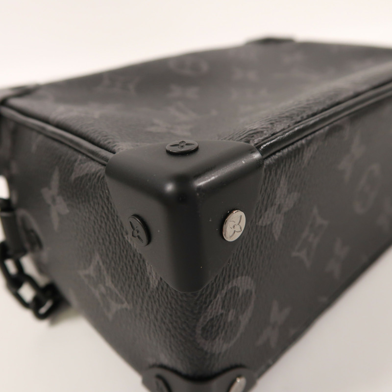 LOUIS VUITTON Monogram Eclipse Mini Soft Trunk肩背袋-10