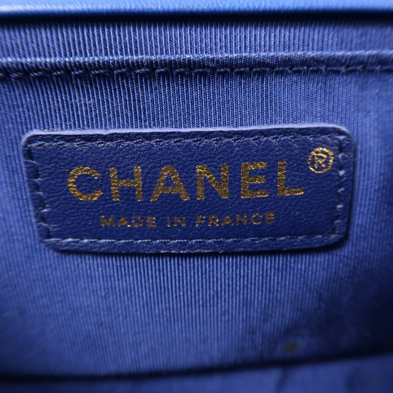 CHANEL 羊皮皮革Boy 20金扣鏈帶肩背袋-5