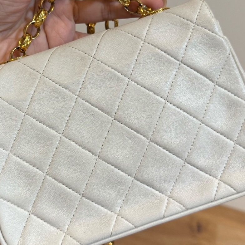 chanel vintage lambskin mini matelasse 白雪公主 雕花釦 雕花鏈 元寶包 斜背包 肩背包 側背包 手提包-20