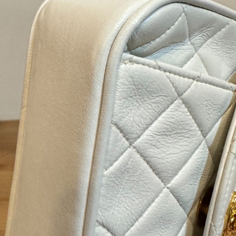 chanel vintage lambskin mini matelasse 白雪公主 雕花釦 雕花鏈 元寶包 斜背包 肩背包 側背包 手提包-24
