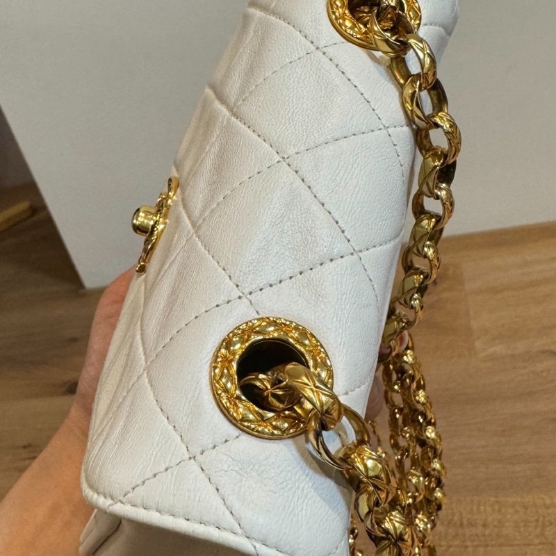 chanel vintage lambskin mini matelasse 白雪公主 雕花釦 雕花鏈 元寶包 斜背包 肩背包 側背包 手提包-25