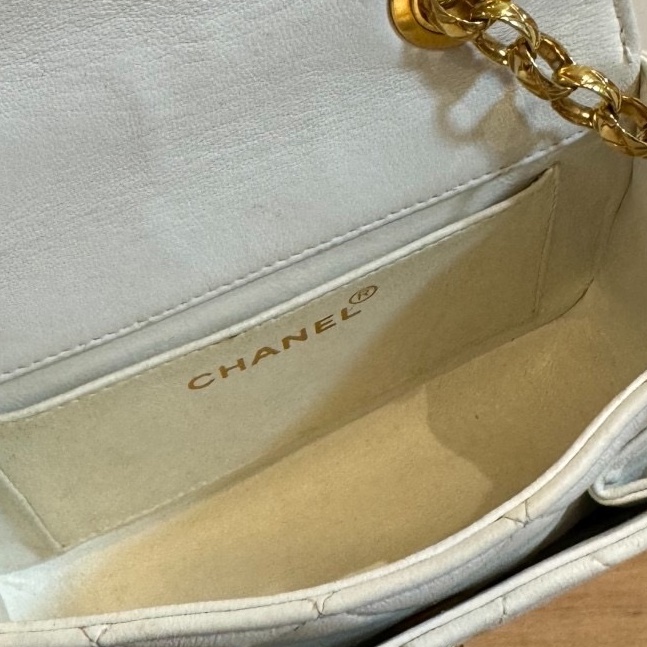 chanel vintage lambskin mini matelasse 白雪公主 雕花釦 雕花鏈 元寶包 斜背包 肩背包 側背包 手提包-35