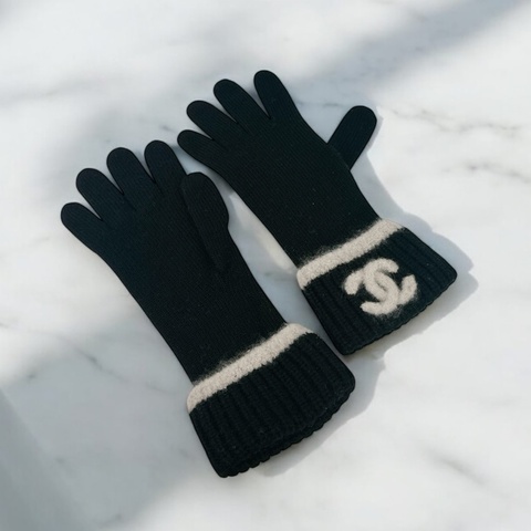 莉亞精品♡ Chanel白logo黑底手套 二手美品