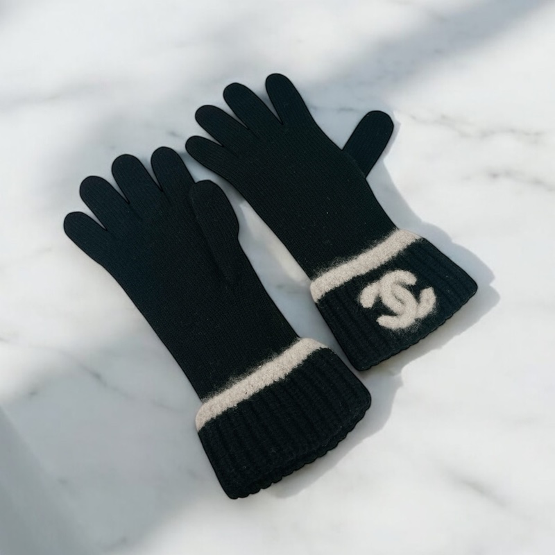 莉亞精品♡ Chanel白logo黑底手套 二手美品-0