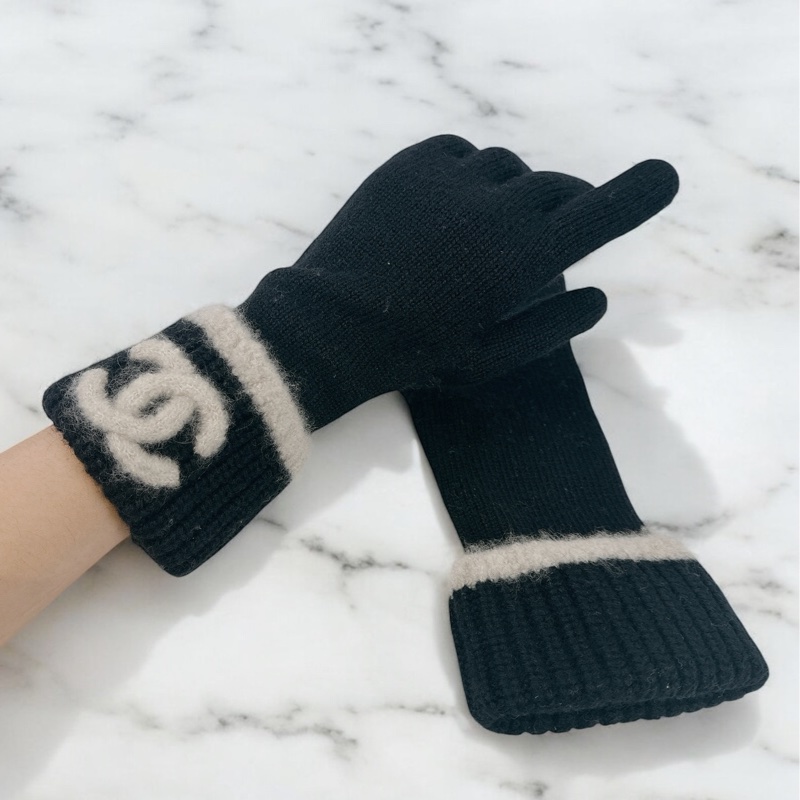 莉亞精品♡ Chanel白logo黑底手套 二手美品-1