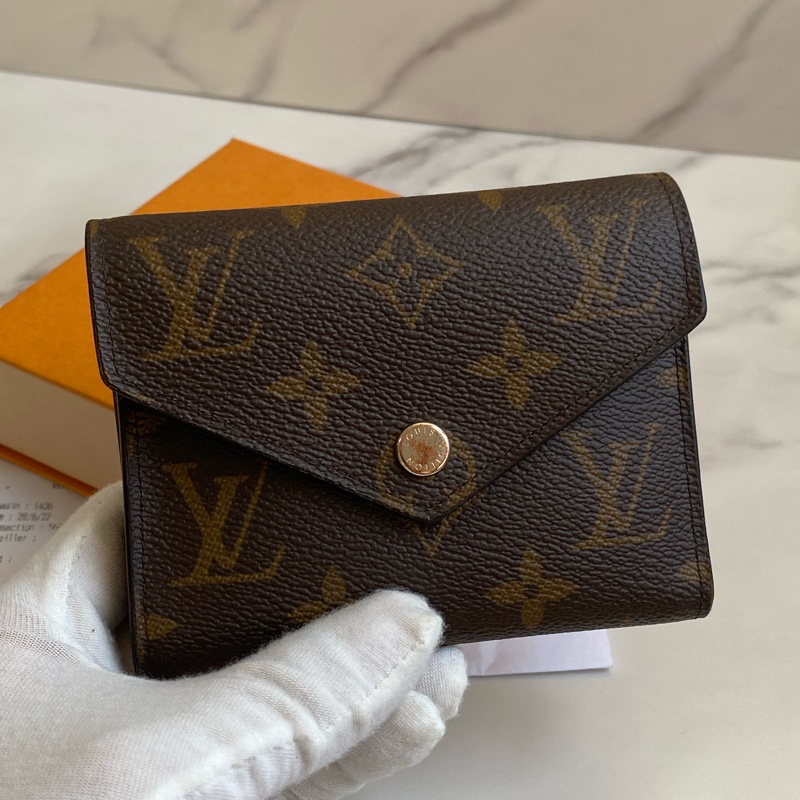 LV 三折夾 焦糖色 |經典不敗|熱門款式|喜歡收藏|誠🉑小議-1