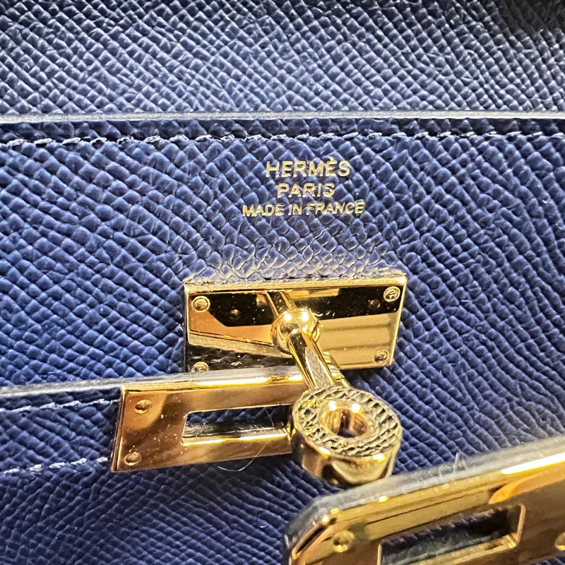 Hermes 愛馬仕 Kelly to go 肩背長夾 寶石藍配金釦-3