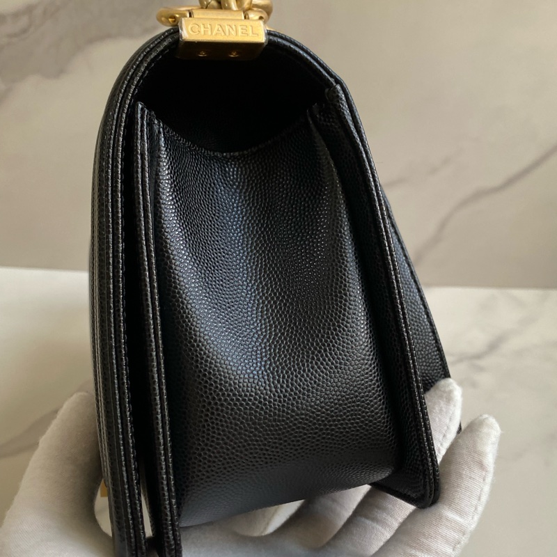 Chanel Boy25 中號 黑金荔枝皮 晶片款 |經典不敗|商務百搭|貴婦小姊姊必備款|誠🉑小議-6