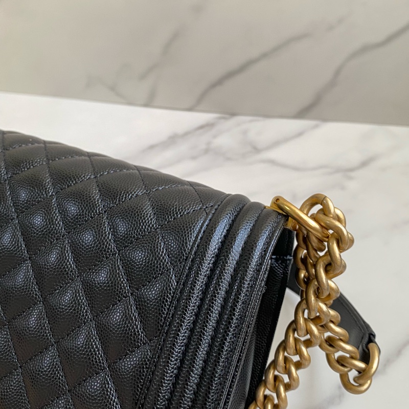 Chanel Boy25 中號 黑金荔枝皮 晶片款 |經典不敗|商務百搭|貴婦小姊姊必備款|誠🉑小議-7
