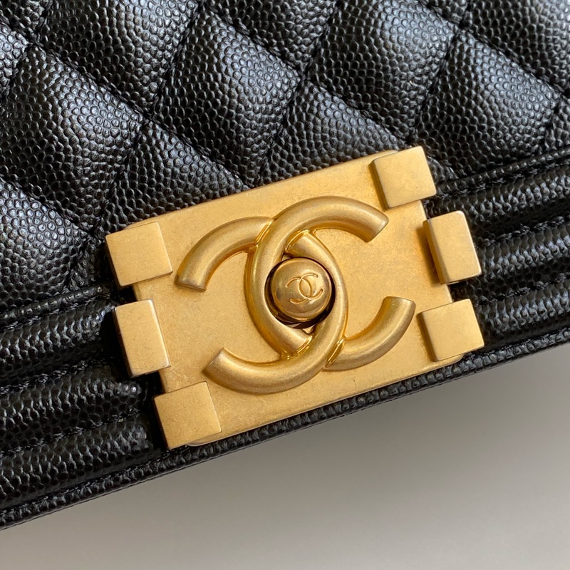 Chanel Boy25 中號 黑金荔枝皮 晶片款 |經典不敗|商務百搭|貴婦小姊姊必備款|誠🉑小議-17