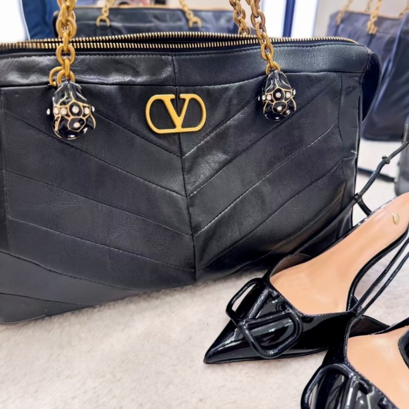 🎉新品好折扣✨Valentino Garavani Panthea 羊皮黑豹托特包 黑色-7