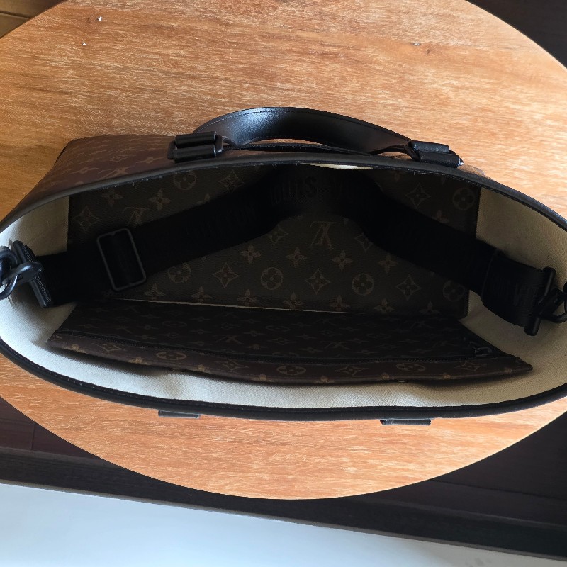 【正品】 LV 男用托特包/公事包/ 斜背包-9