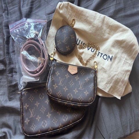 Louis Vuitton multi pochette