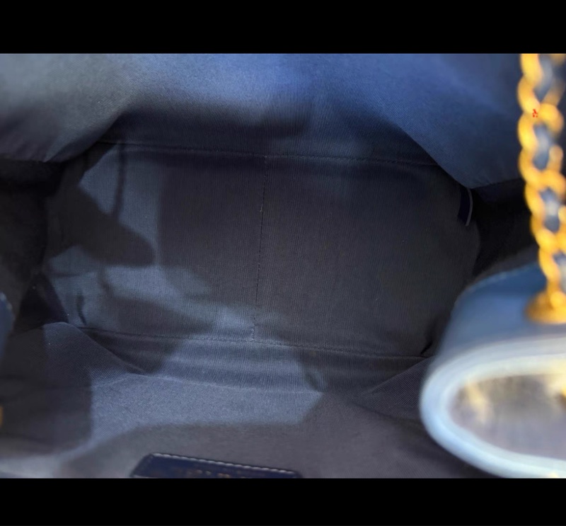 Chanel Calfskin 金扣 水桶包 Stitched Egyptian Amulet Drawstring Bag Blue-8