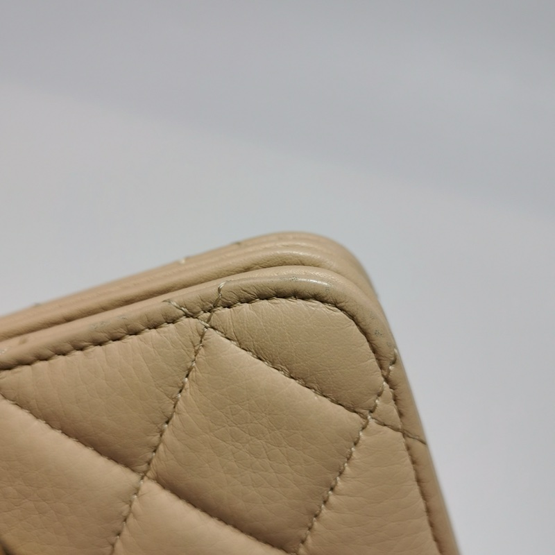 Chanel 牛皮奶茶色純色菱格絎縫雙C logo斜挎包單肩包Archi Chic-5